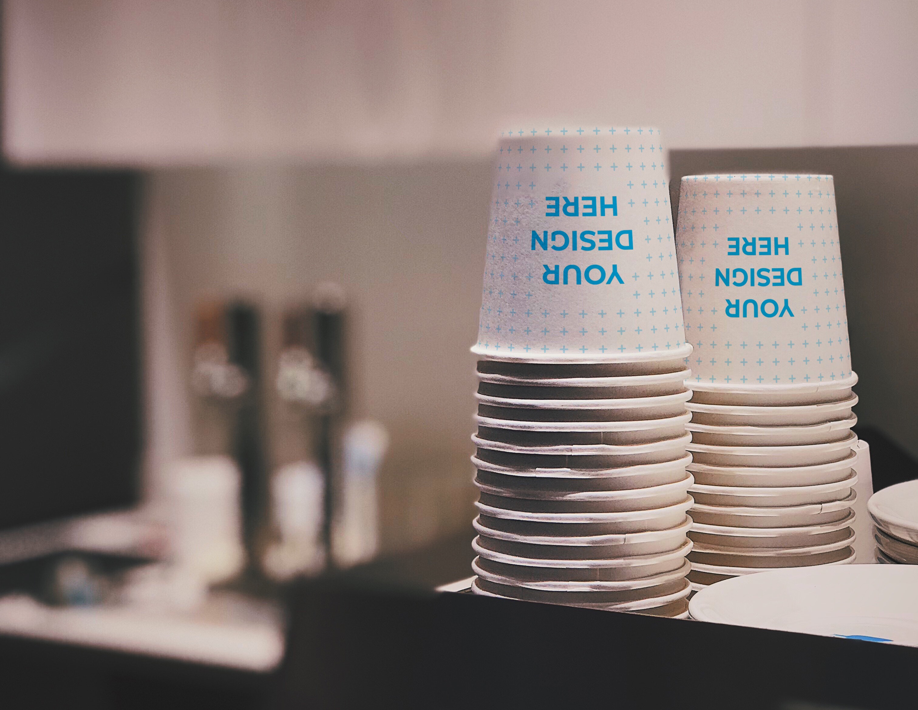 Download Free 500ml can with metallic, matte and plastic finish ...